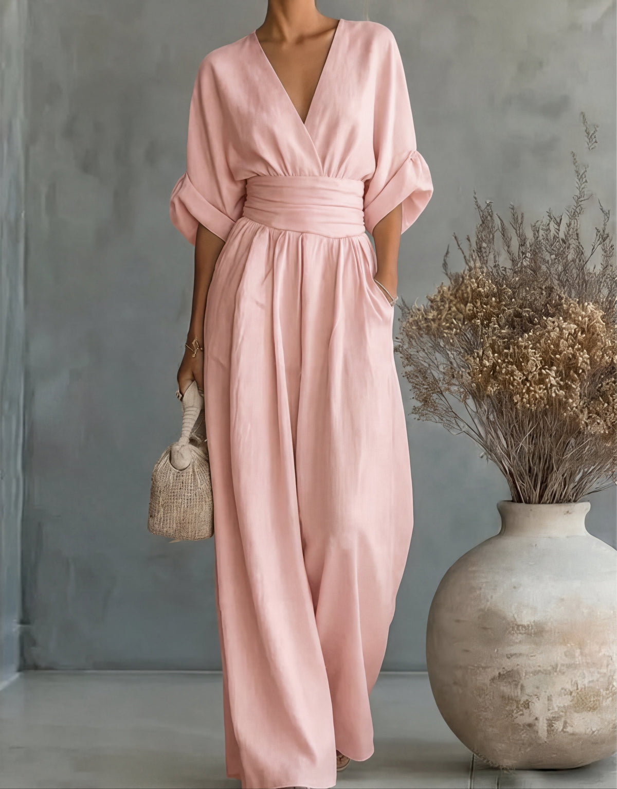 Alessia™ | Mono elegante de escote en V y pierna ancha